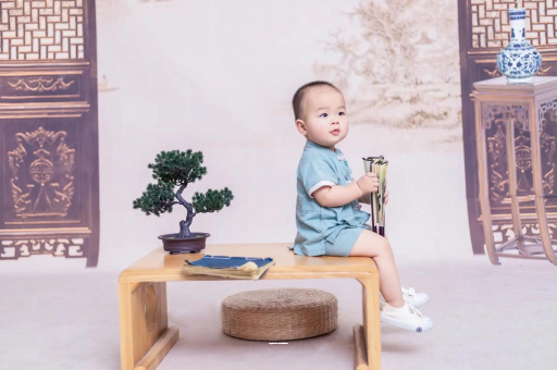 祁东宝宝眼睛肿是什么原因